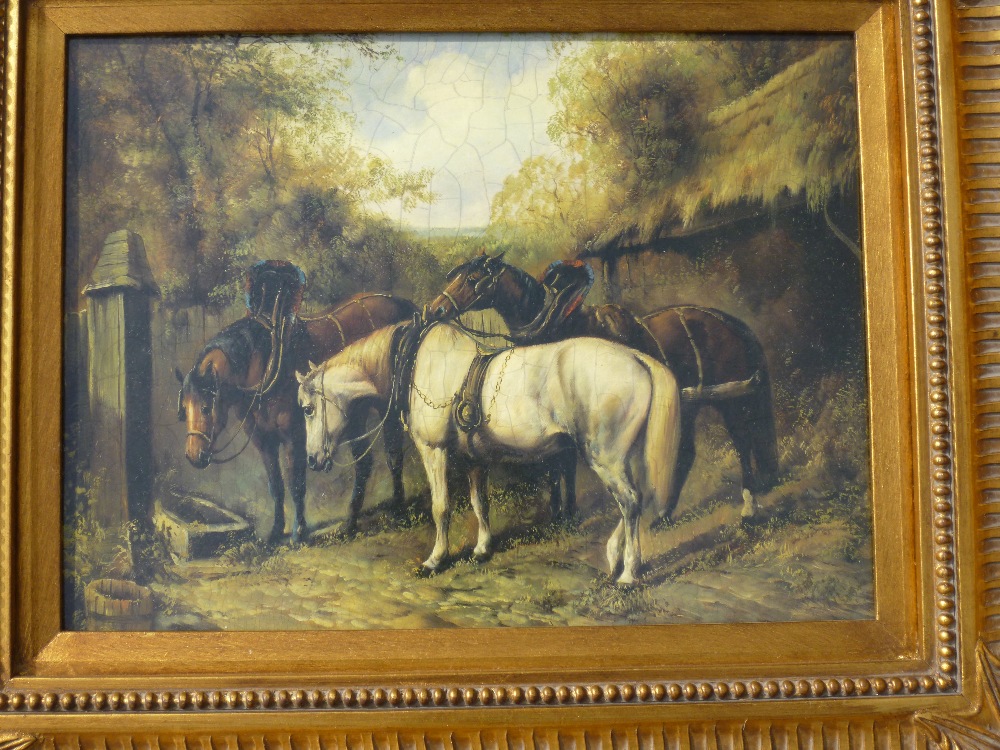 A PAIR OF DECORATIVE GILT FRAMED PRINTS OF HORSES (FRAME SIZE: 57 cm x 67 cm) - Bild 6 aus 7