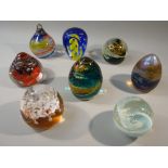 EIGHT GLASS PAPERWEIGHTS INCLUDING CAITHNESS - ADMIRER C22024, DASH U65363, RAIN DANCE D24783 AND