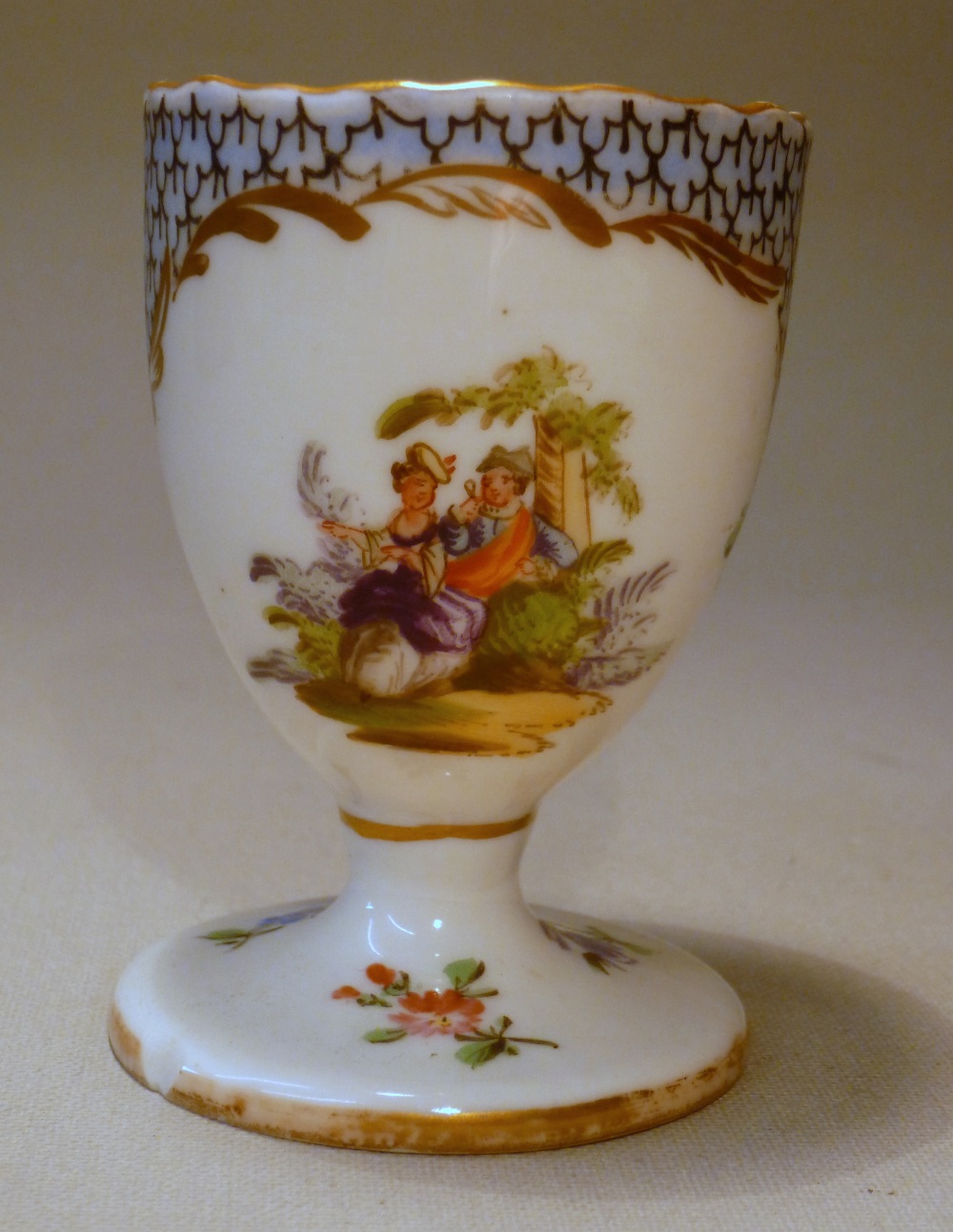 COLLECTION OF 16 EGG CUPS INCLUDING ONE POSSIBLY MEISSEN AND A SET OF FIVE COLOURED EGG CUPS WITH - Image 4 of 15