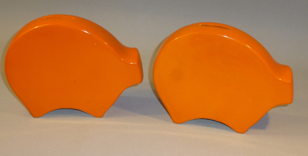 PAIR OF 1970's CARLTON WARE PIG MONEY BOXES (H: 11.5 cm) [2] - Image 3 of 3