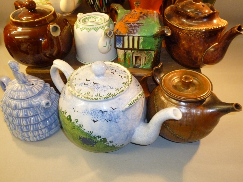 LARGE TEAPOT COLLECTION [23] - Image 11 of 13