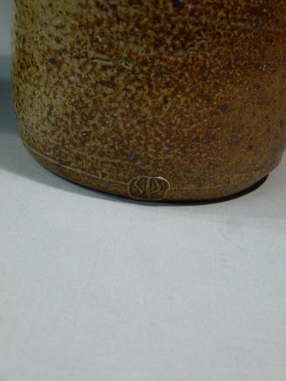 JOHN MALTBY (1936-) STONESHILL POTTERY INCLUDING A MOTTLED BROWN GLAZED STONEWARE BARREL WITH WOOD - Image 6 of 7