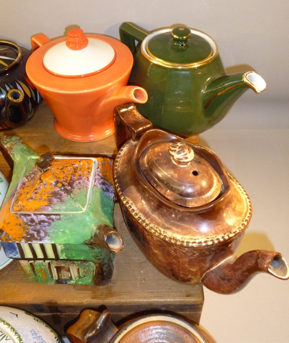 LARGE TEAPOT COLLECTION [23] - Image 10 of 13