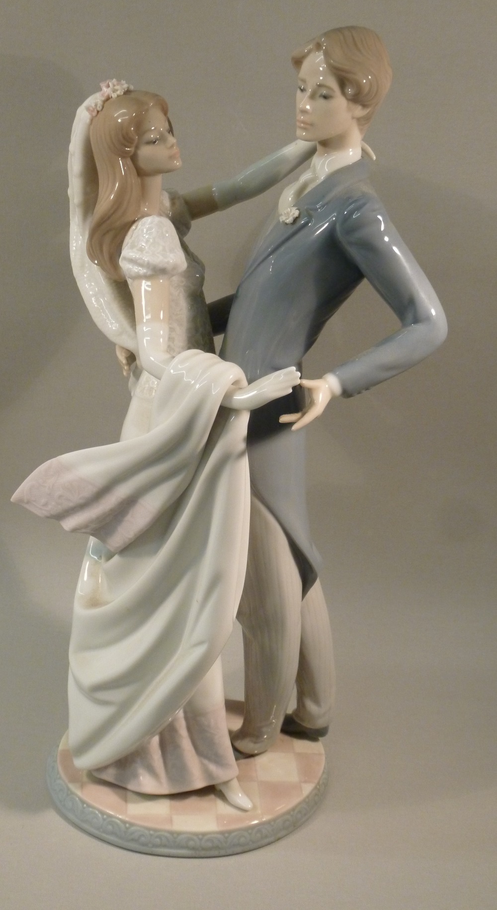 LARGE LLADRO FIGURE 'BRIDE & GROOM' 1528 (H: 37 cm)