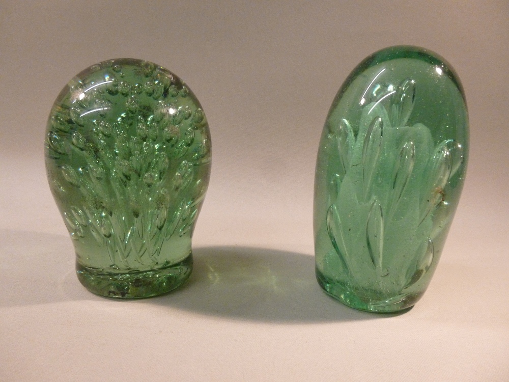 THREE VICTORIAN GREEN GLASS DUMPS OF OVOID FORM WITH BUBBLES/INCLUSIONS (TALLEST 14 cm), A VICTORIAN - Image 2 of 4