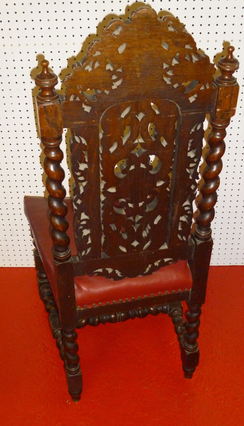 VICTORIAN CARVED OAK CHAIR WITH BARLEY TWIST LEGS AND CARVED AND PIERCED BACK. HEIGHT115CM, WIDTH - Bild 4 aus 5