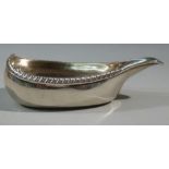 GEORGE IV/WILLIAM IV SILVER PAP BOAT WITH A GADROONED RIM (55g)