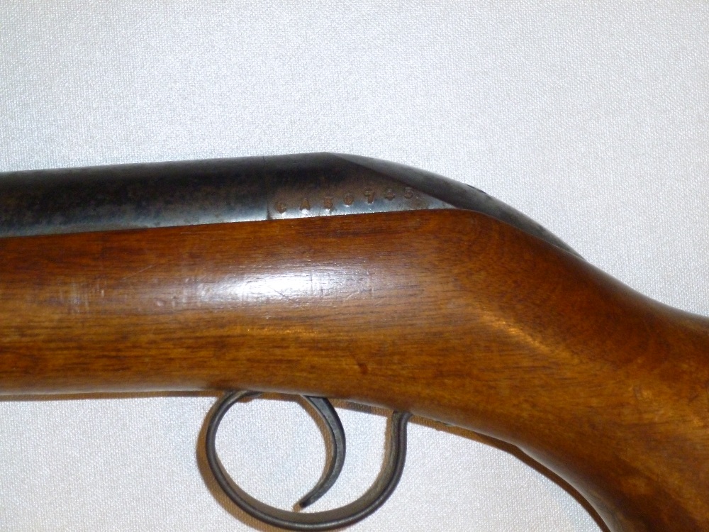 BSA .177 AIR RIFLE WITH A WALNUT STOCK, No. CA50745 - Bild 4 aus 6