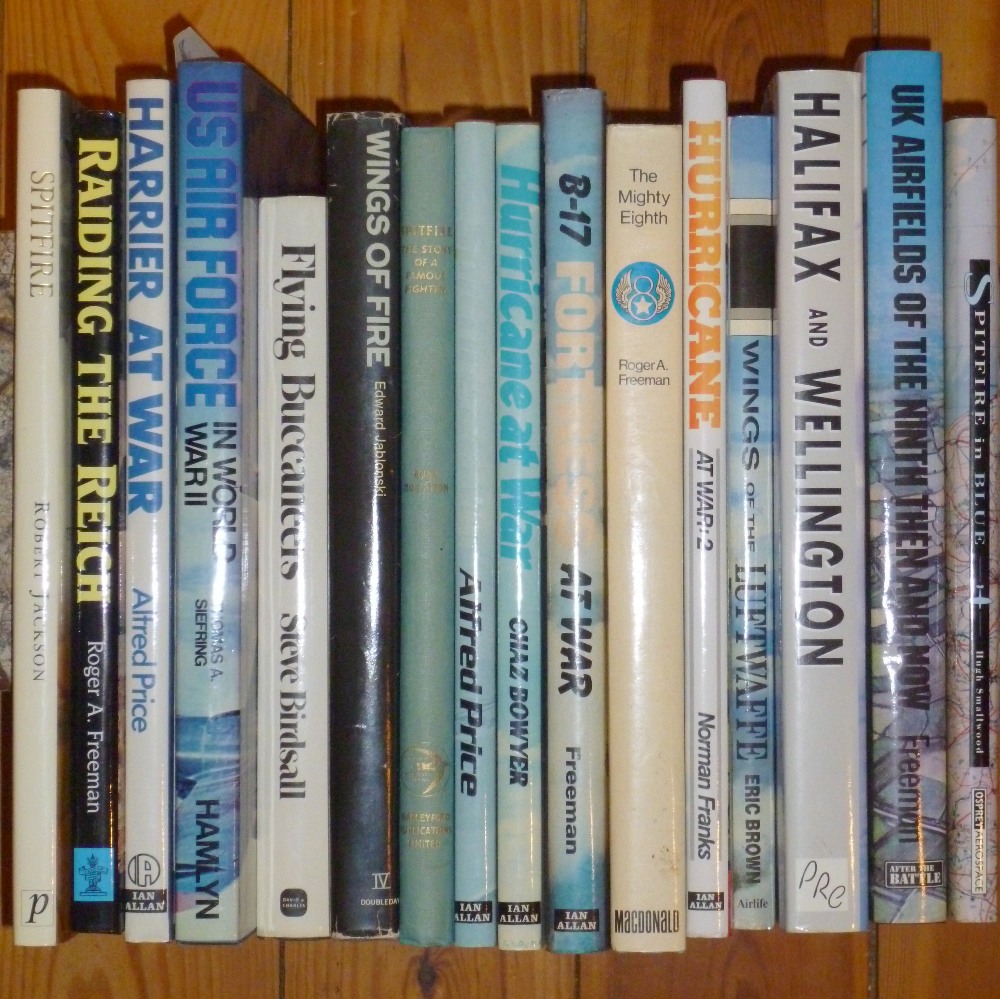 LARGE QUANTITY OF HISTORIC AVIATION BOOKS, MOSTLY HARDBACK INCLUDING JANE'S ALL THE WORLD'S AIRCRAFT - Bild 4 aus 7