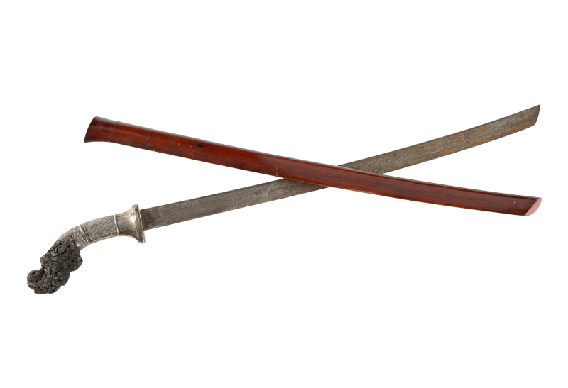 Indonesisch zwaard met zilveren heft en gestoken hoornen greep. Java ...