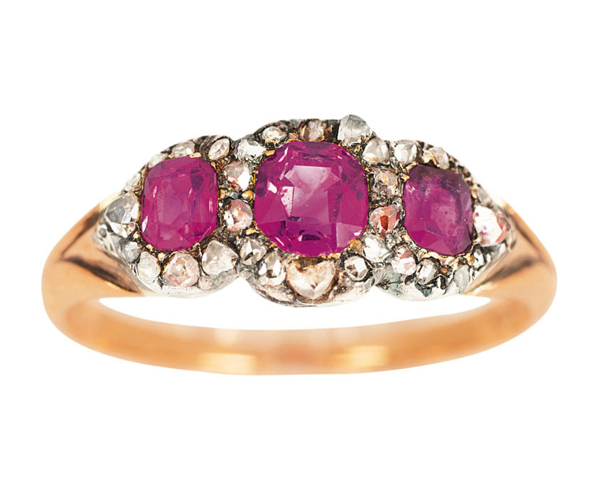 A Georgian III ruby diamond ring Early 19th cent. 14 ct. yellow gold with silver, marked 'JL'. In