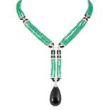 A colourful emerald onyx diamond necklace in Art-Déco style 18 ct. white gold, marked. Three-row