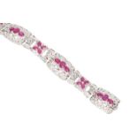 A large ruby diamond bracelet in Art-Déco style 14 ct. white gold, marked. Colourful setting with 19