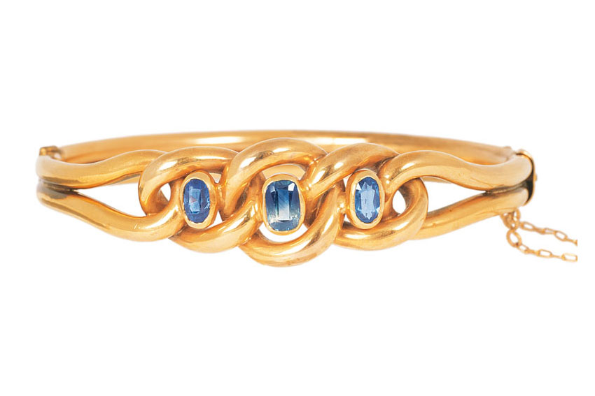 A Victorian golden bangle bracelet with sapphires England, sec. half 19th cent. 9 ct. yellow gold,