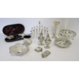 A MISCELLANEOUS COLLECTION OF SILVER ITEMS, VARIOUS MAKERS AND DATES, BIRMINGHAM, LONDON, SHEFFIELD,