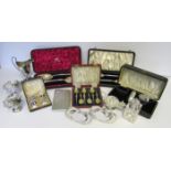 A MISCELLANEOUS COLLECTION OF SILVER ITEMS, VARIOUS MAKERS AND DATES, BIRMINGHAM, LONDON, SHEFFIELD,