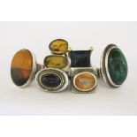 A MISCELLANEOUS GROUP OF SIX GEM-SET RINGS (6)