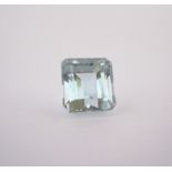 AN UNMOUNTED EMERALD-CUT AQUAMARINE weighing approximately 4.76cts (1)