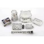 A MISCELLANEOUS COLLECTION OF SILVER ITEMS, VARIOUS MAKERS AND DATES, BIRMINGHAM, various shapes and