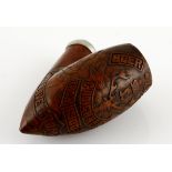 Bespoke Anglo-Boer War Carved Pipe Bowl 1901 Length: 7,5cm. This highly decorated pipe bowl was