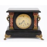 A WOODEN AMERICAN EIGHT-DAY TABLE CLOCK, SESSIONS CLOCK CO. the 14,5cm brass dial with Roman numeral