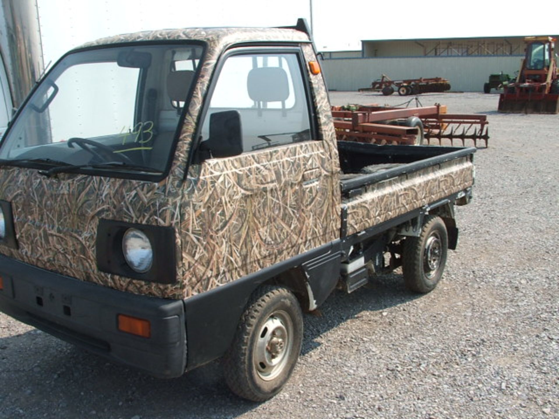 Lot 493 - Lot 493 Mazda Mini Truck - 4 speed - 4x4 -6' Bed - 68,000 miles. Extra set of tires. Â - Image 3 of 8