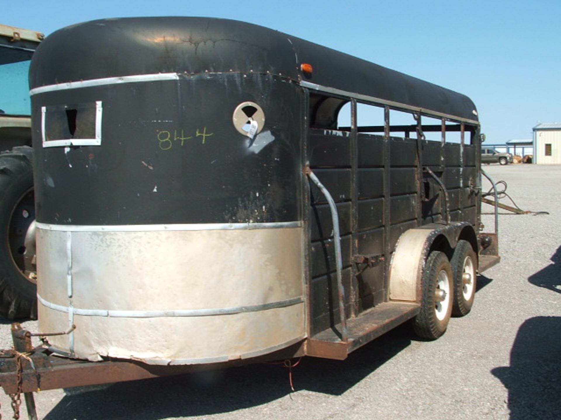 Lot 844 16' Livestock Trailer - Image 2 of 4