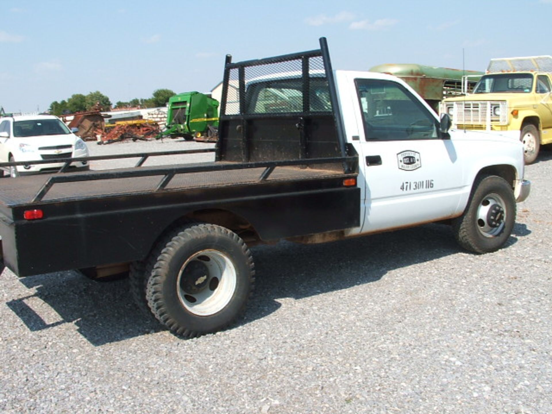 Lot 446 1993 Chevy 1T, Automatic, W/Flat Bed - Image 3 of 6