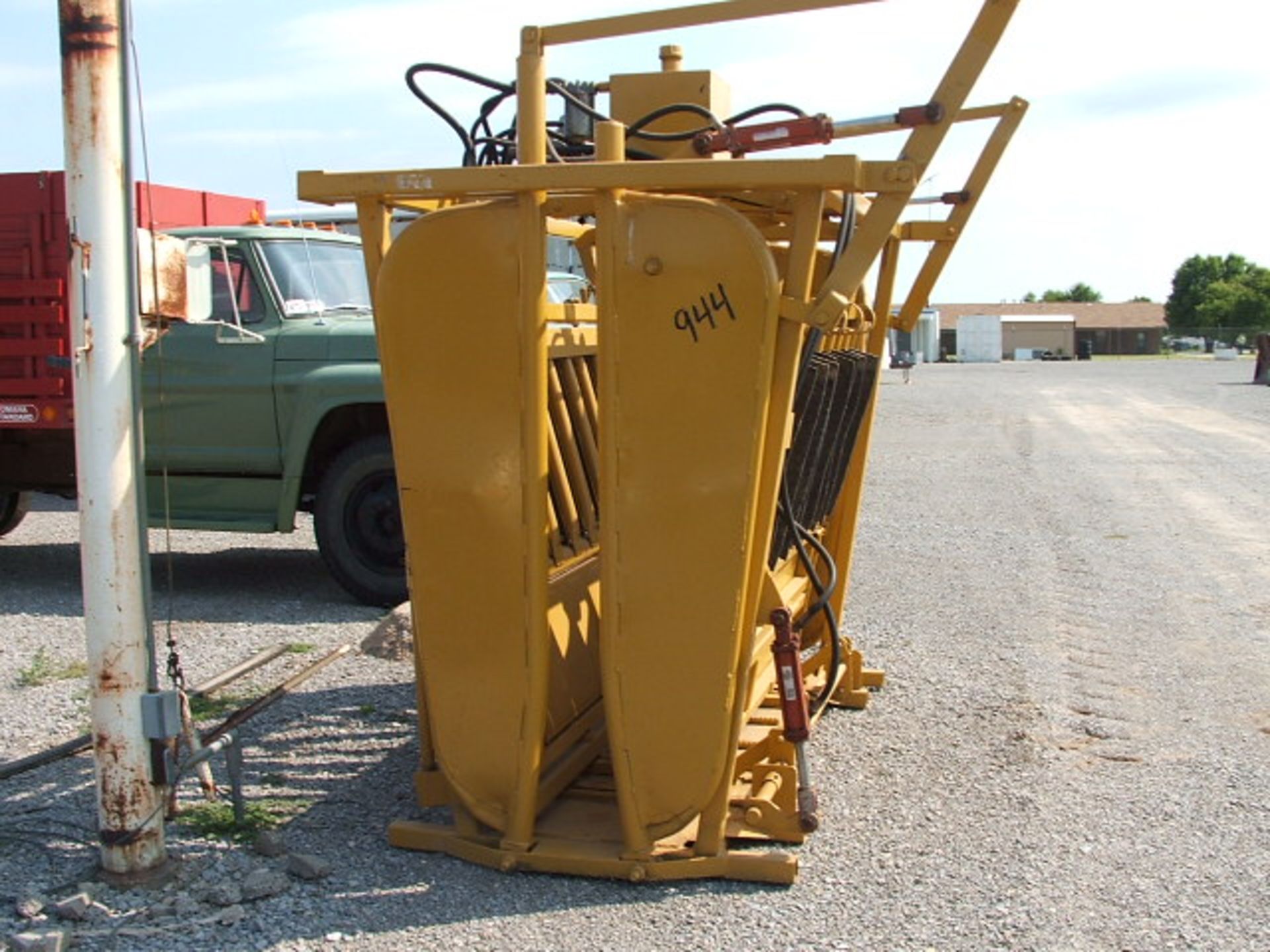 Lot 944 Trojan Hydraulic Cattle Chute - Image 3 of 3