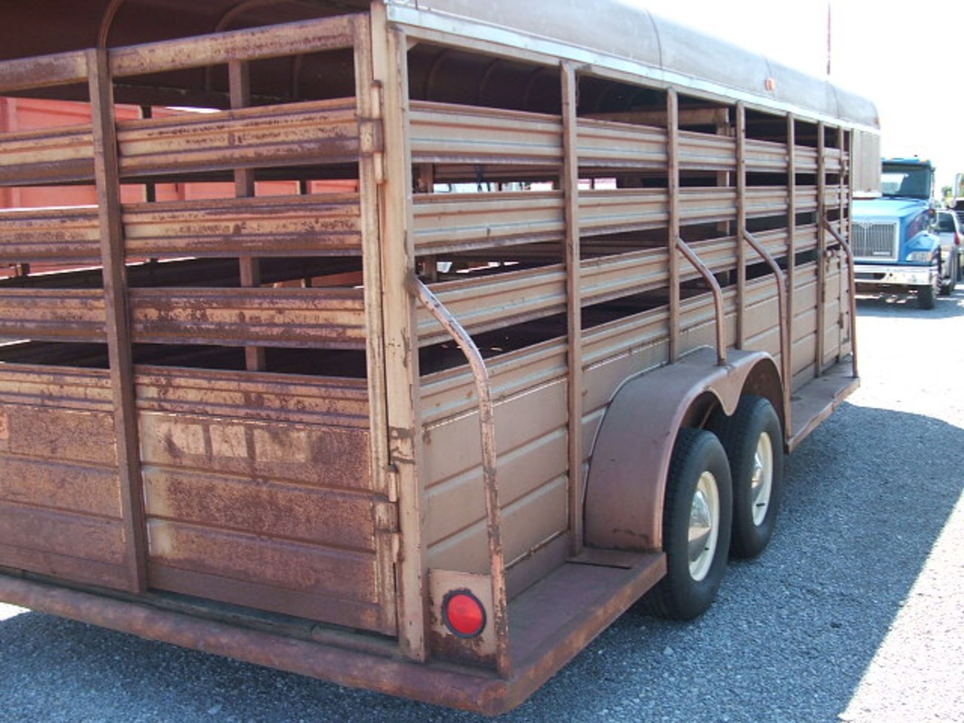 Lot 831 WW 20' Gooseneck Livestock Trailer - Image 5 of 6