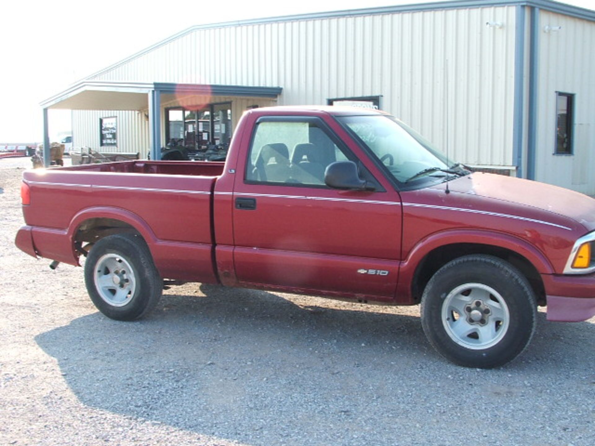 Lot 836 1995 Chevy S10 4Cyl Automatic - As-Is - Image 2 of 5