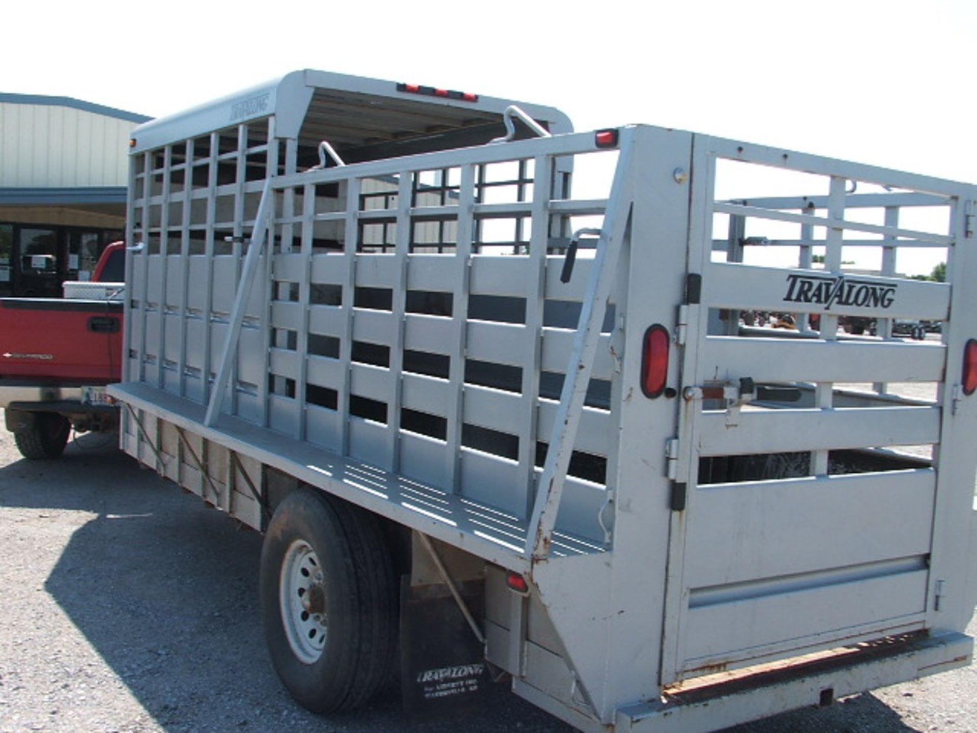 Lot 439 2002 TravALong 16x5 Gooseneck 1/2 Top Stock Trailer - Image 3 of 7