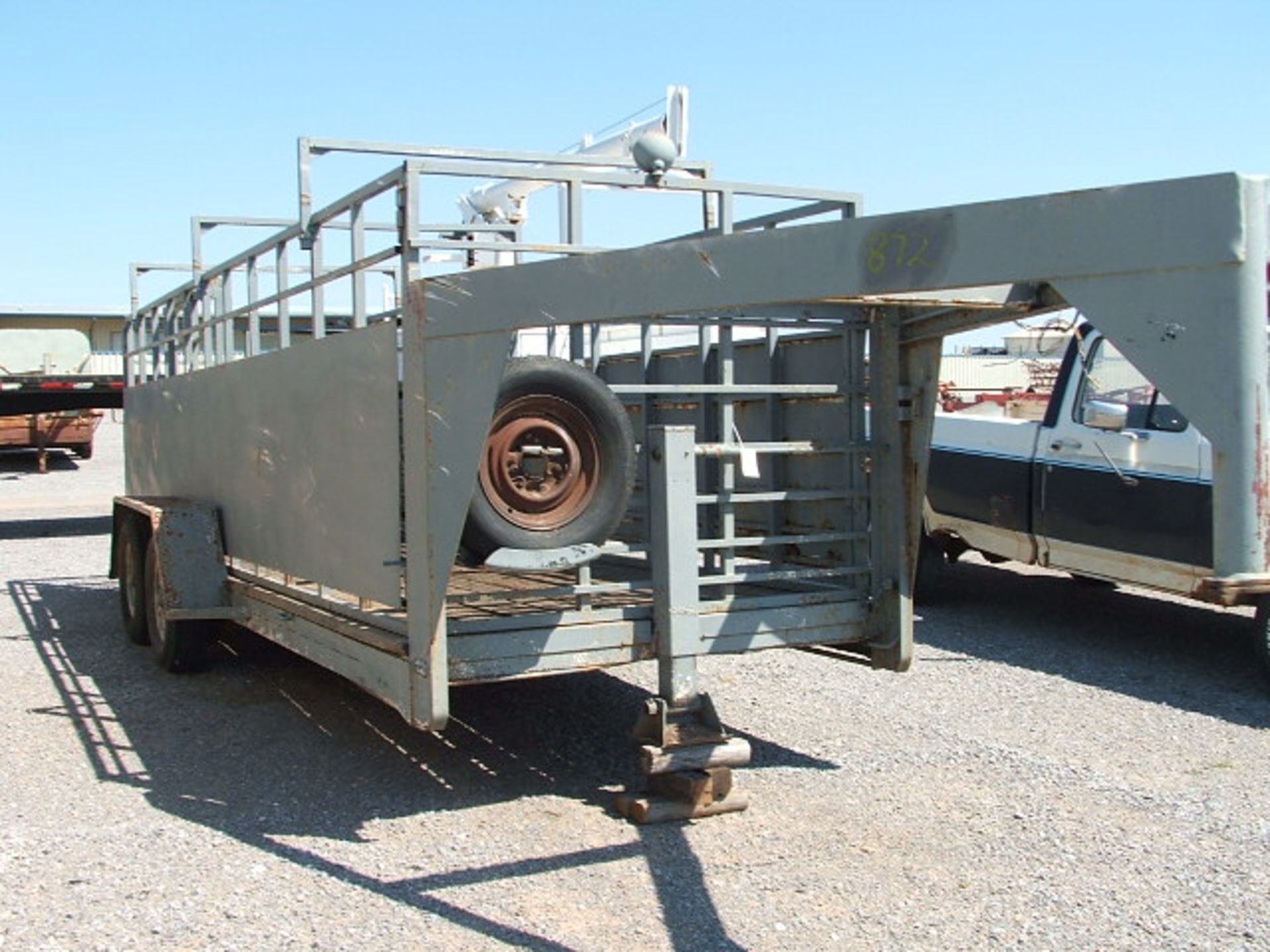 Lot 872 20' Gooseneck Livestock Trailer w/removable sides