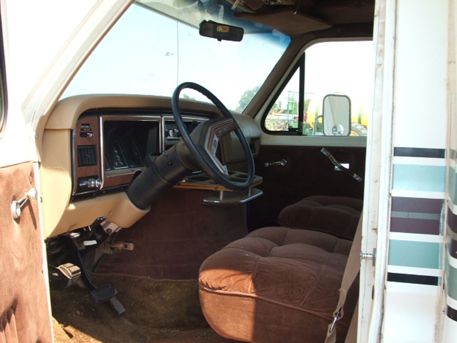 Lot 453 - Lot 453 1984 Jayco RV Econoline Series. Â Built in generator - Image 6 of 10