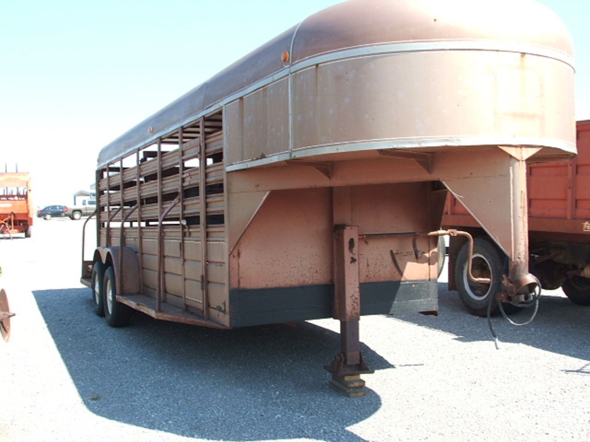 Lot 831 WW 20' Gooseneck Livestock Trailer