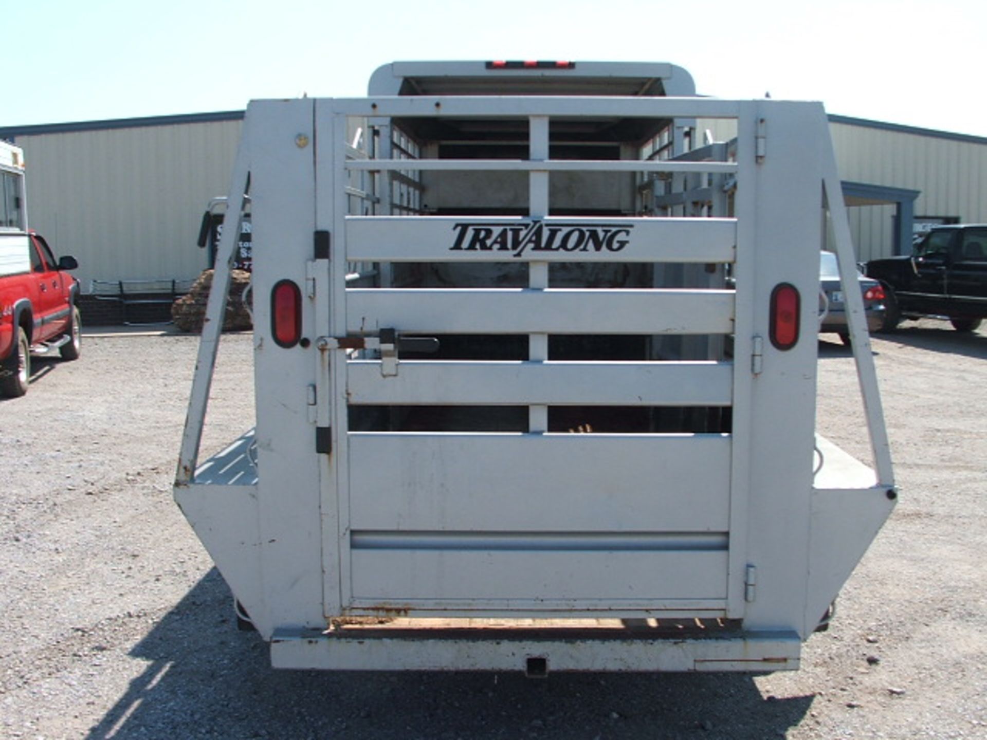 Lot 439 2002 TravALong 16x5 Gooseneck 1/2 Top Stock Trailer - Image 4 of 7