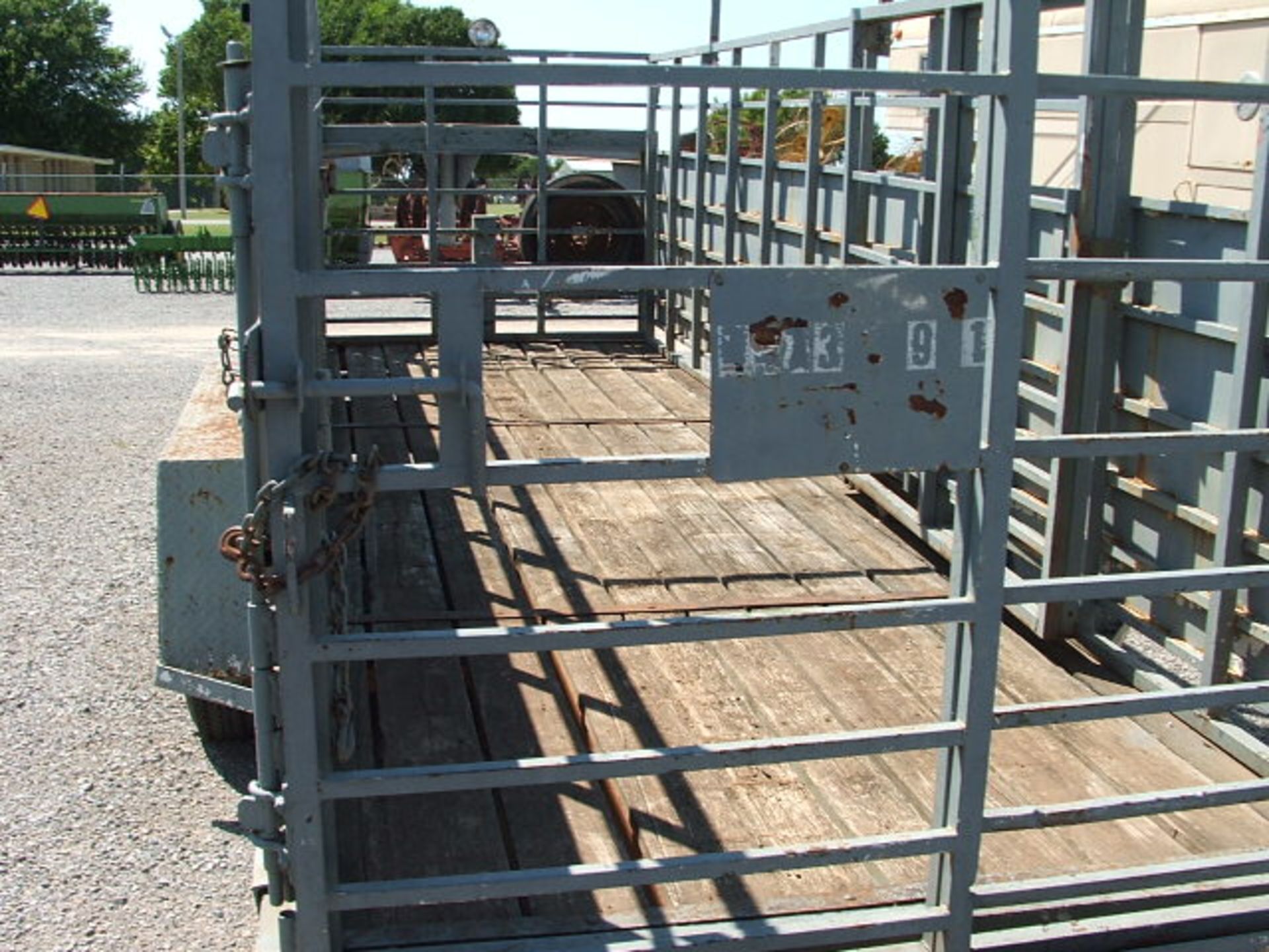 Lot 872 20' Gooseneck Livestock Trailer w/removable sides - Image 3 of 3