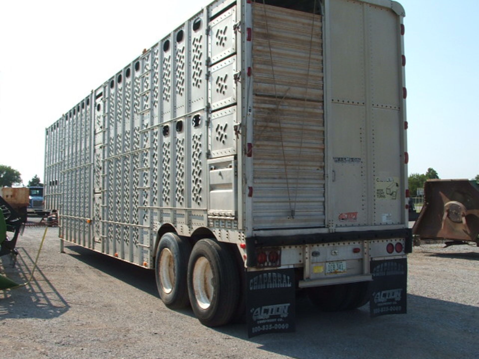 Lot 974 1984 Wilson 48' Aluminum Cattle Pot, spring ride. - Image 4 of 5