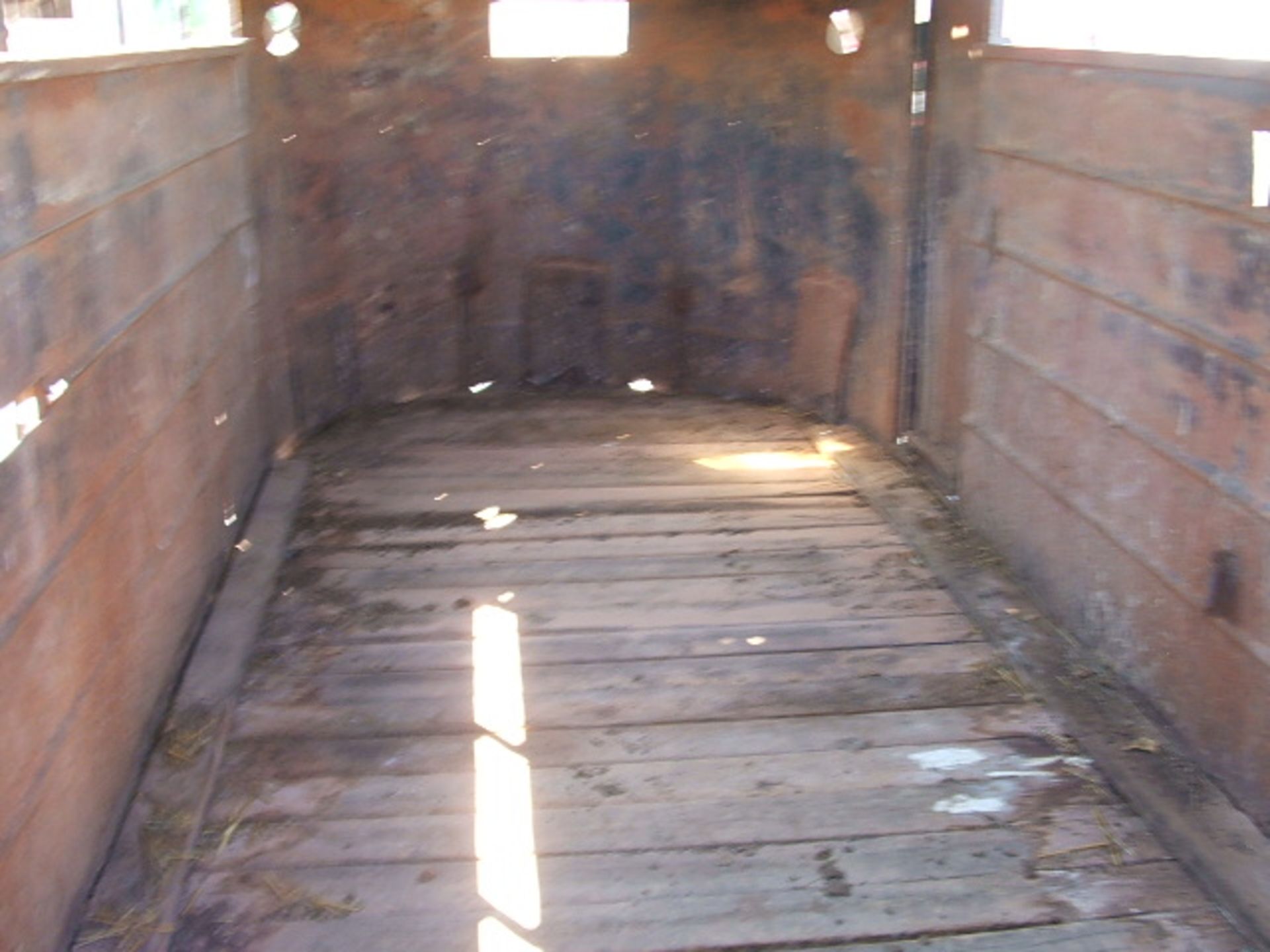 Lot 844 16' Livestock Trailer - Image 4 of 4