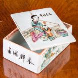 CAJA CHINA PARA TINTA SIGLO XIX. Caja china en porcelana del siglo XIX. 4,3 x 10 x 7,5 cm