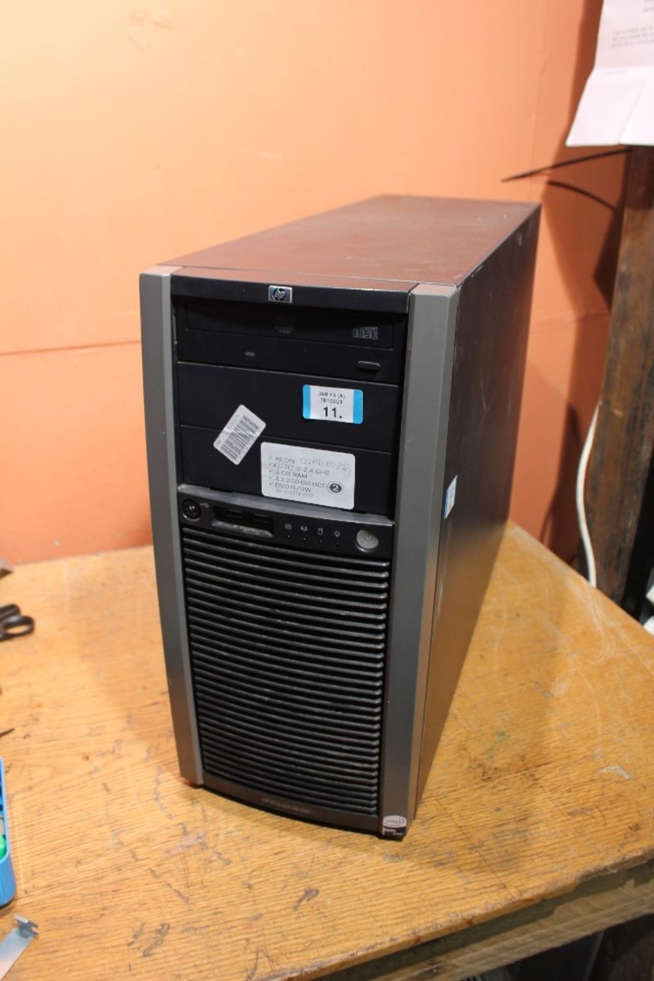 HP  ProLiant ML310 Tower Server - Intel Xeon Quad Core @ 2.4Ghz - 3GB Ram - 1TB Hdd (4X 250GB Hdds)