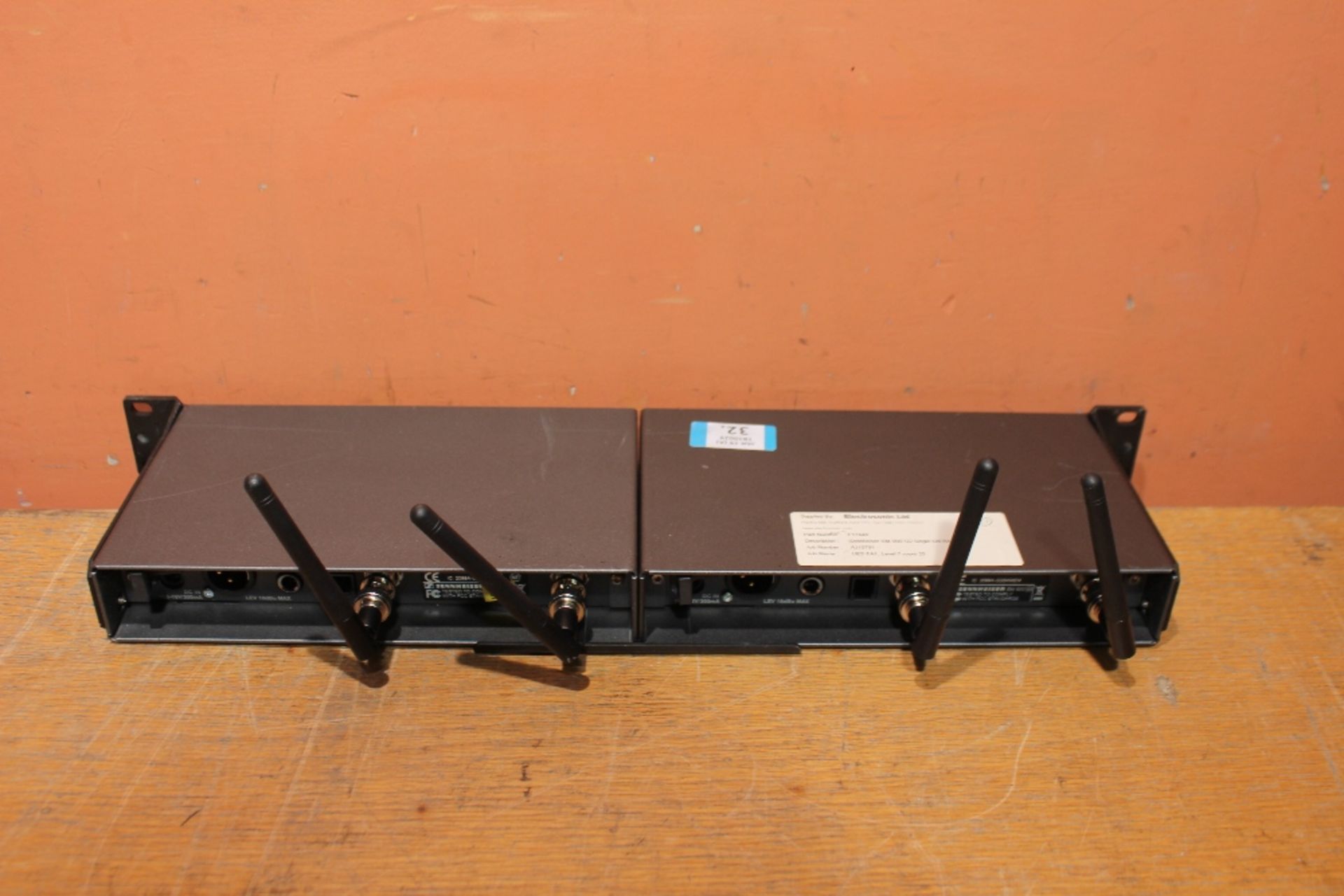 2X SENNHEISER  EM500 True Diversity Receiver - 830-866Mhz - 1U Rackmount - 2X EW500 Body Packs (No - Image 5 of 5