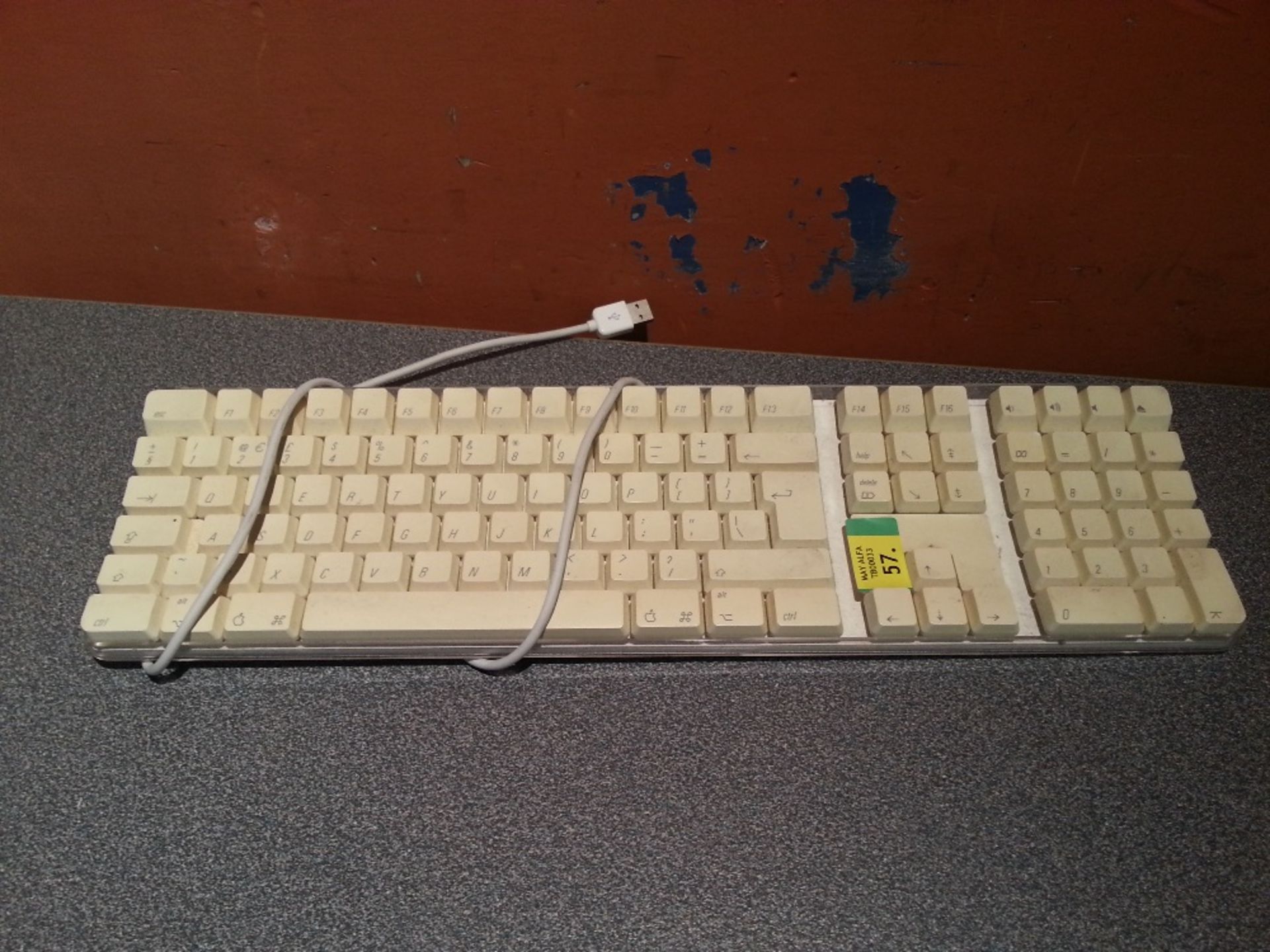 Apple White Keyboard