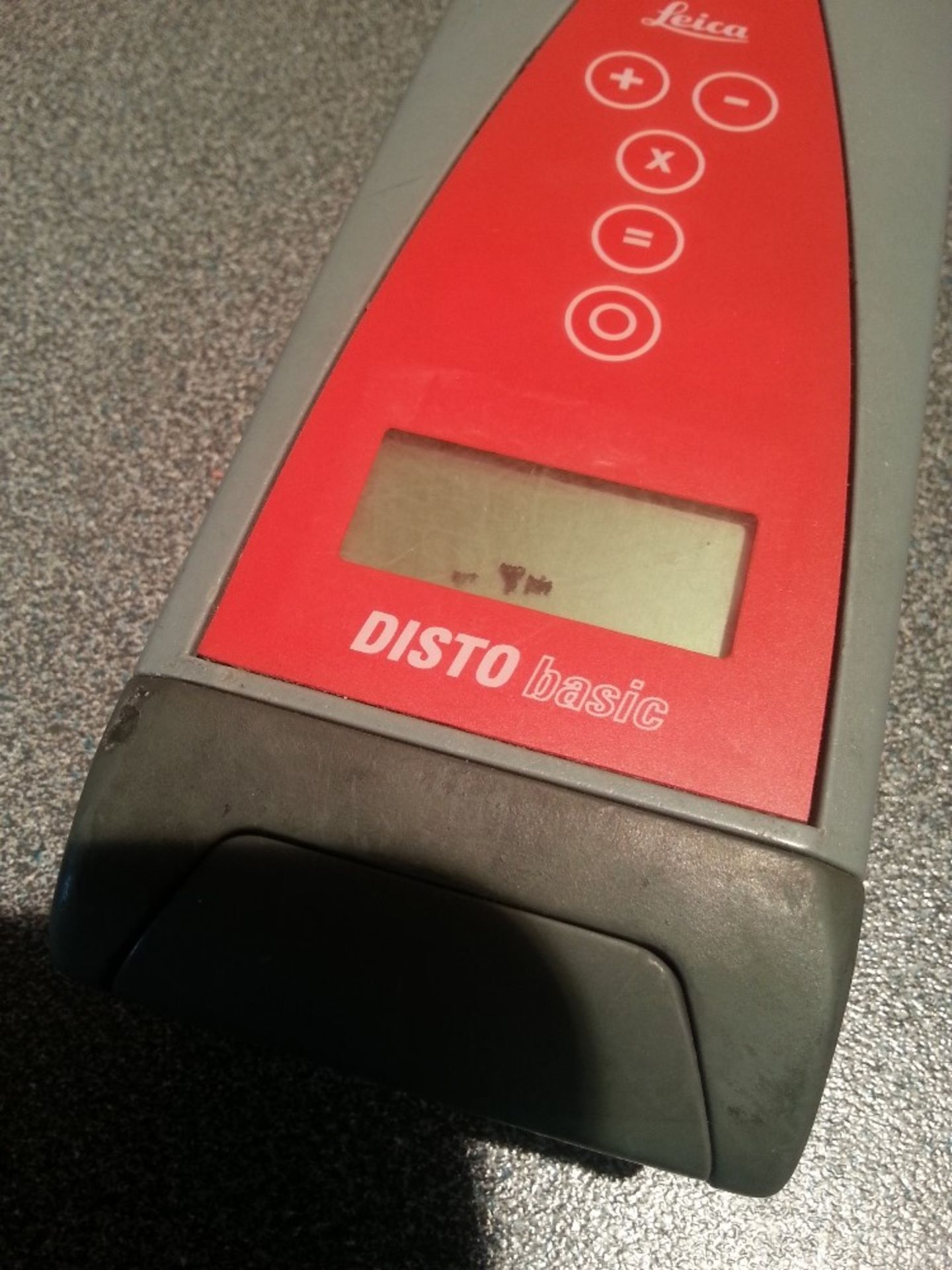 LEICA  Distro Basic Laser Measure - Powers On - Marks To Screen - Image 2 of 2
