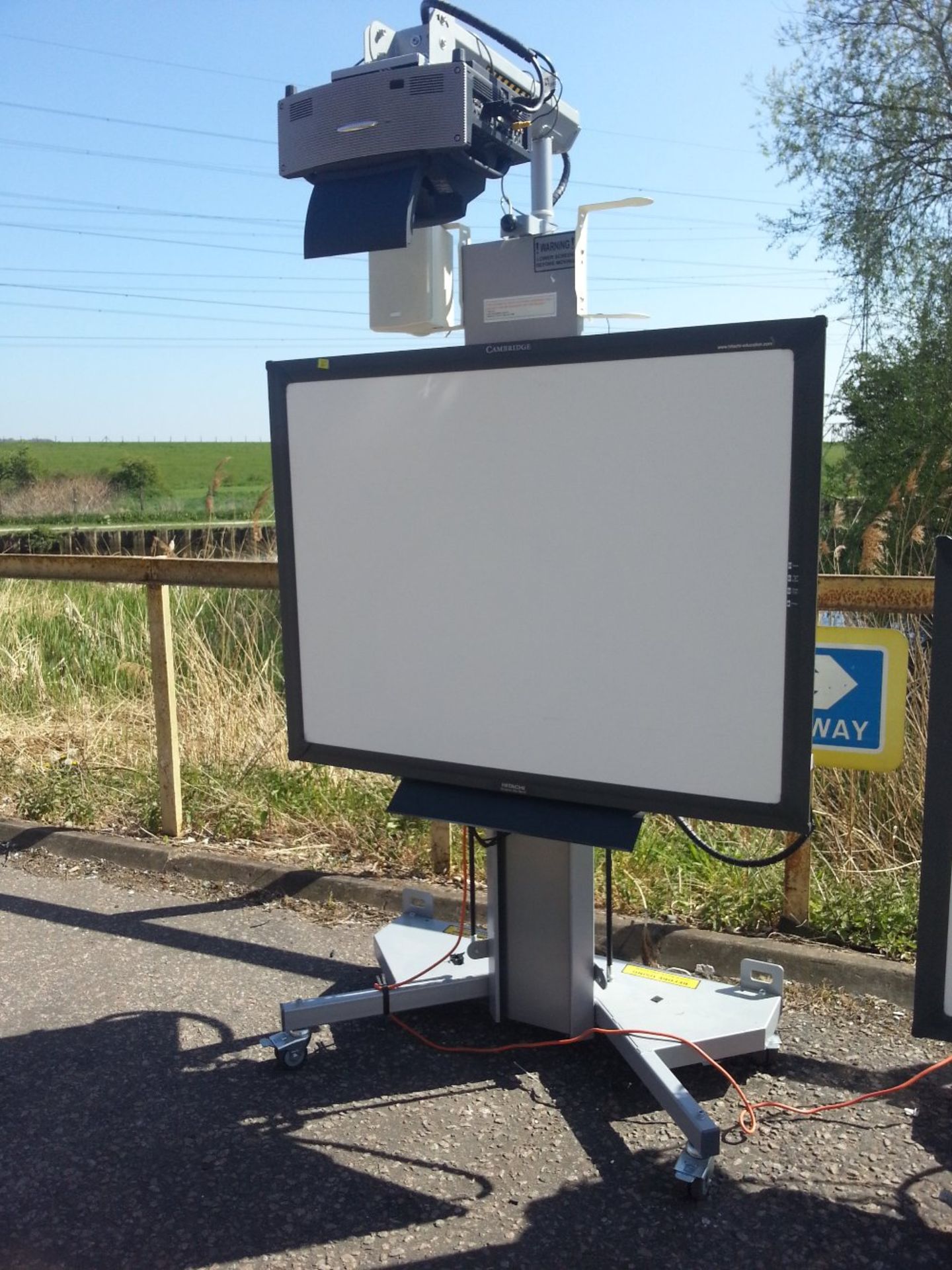 Portable Interactive White Board Setup - Includes HITACHI Cambridge White Board - Projector ( - Image 4 of 4