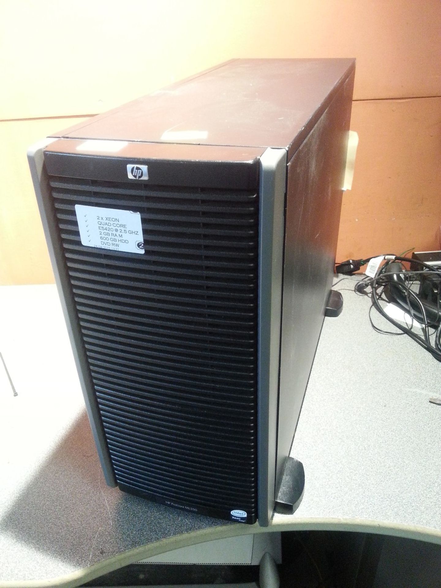 HP  ProLiant ML350 G5 Tower Server - 2X Intel Xeon Quad Core @ 2.5Ghz - 2GB Ram - 600GB Hdd SAS -