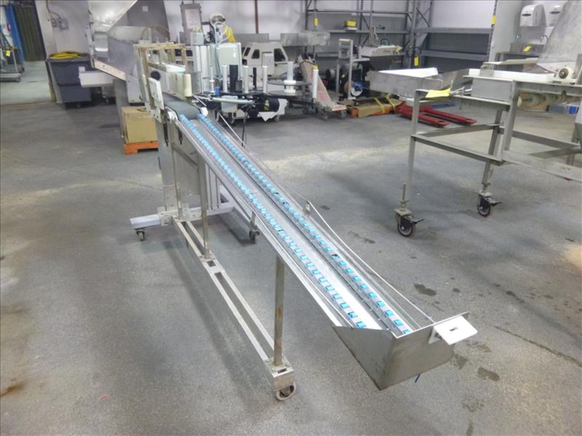 Carlisle Label Applicator mod. UT-2C on casters c/w 4.5 in. x 40 in. conveyor & 72 in. roll-off - Image 4 of 4