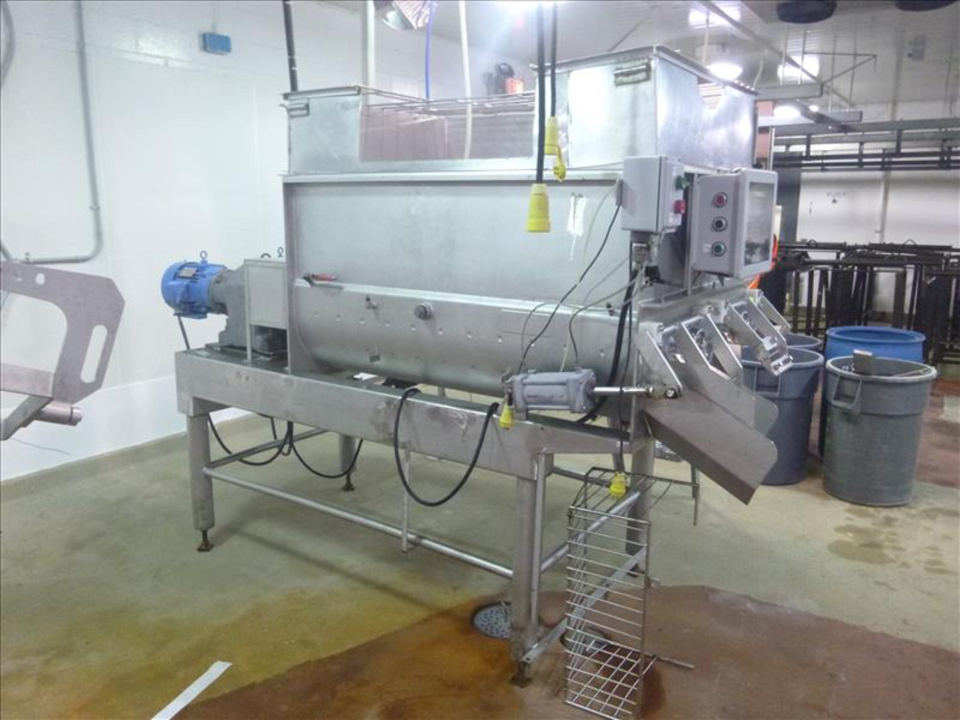 Rietz Dual-Ribbon Blender mod. RS-20-K3205 ser. no. RS-702311, jacketed w/ (2) 7.5 hp drives c/w - Image 2 of 7