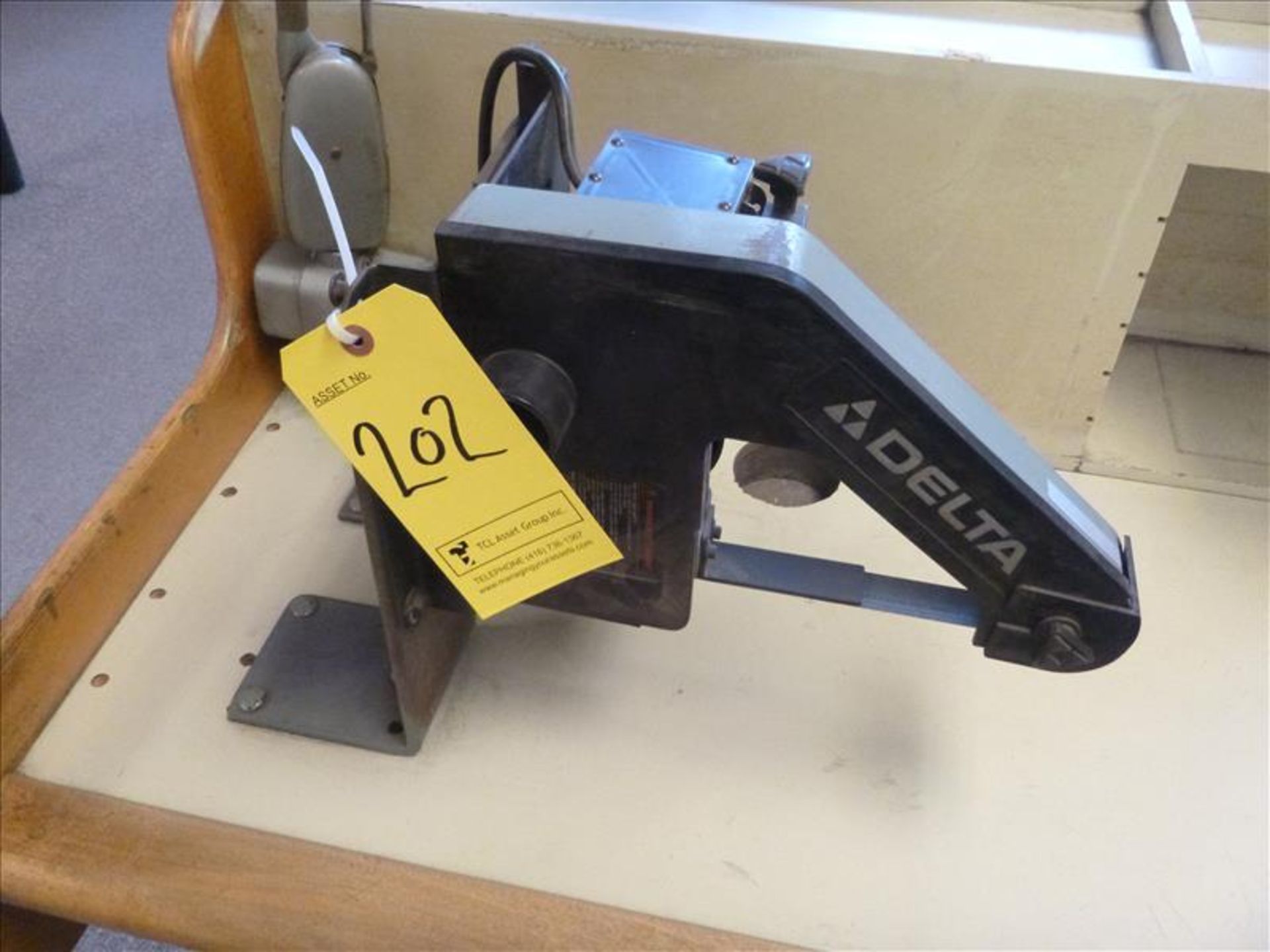 Delta belt sander