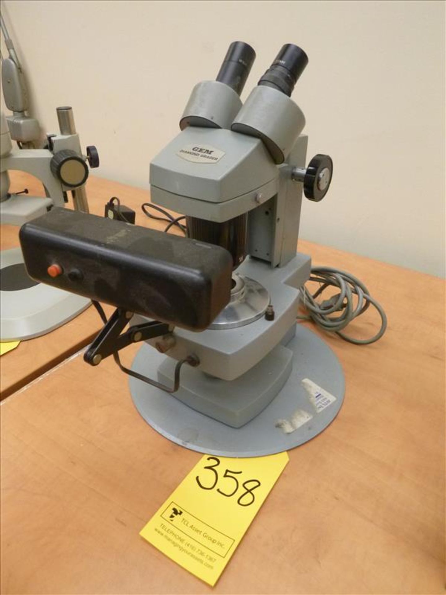 Luxo microscope